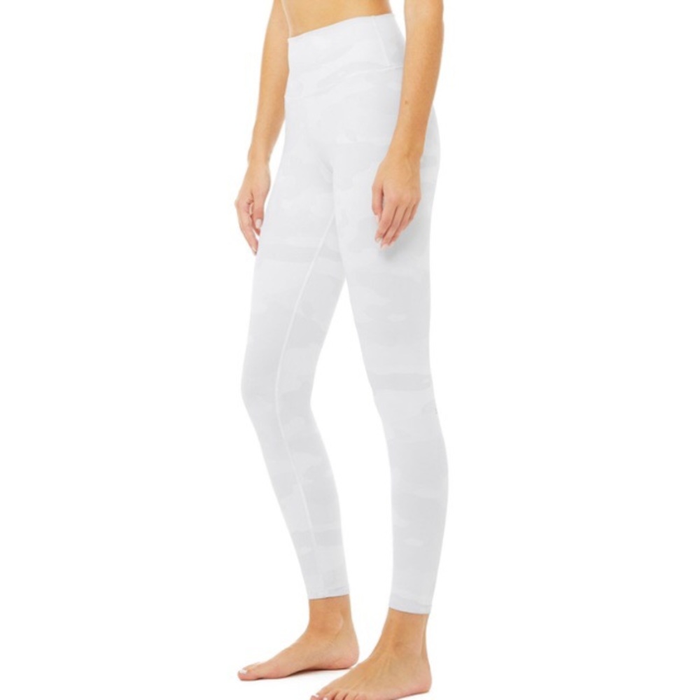 NWOT ALO Vapor Leggings XS White & Gray Camo